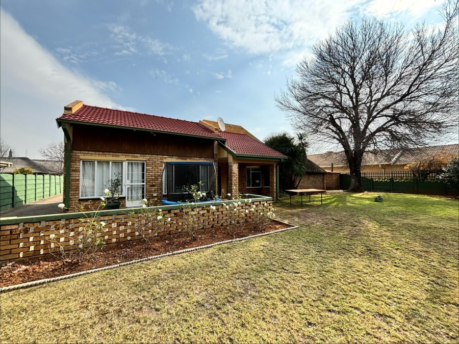 3 Bedroom Property for Sale in Flimieda North West